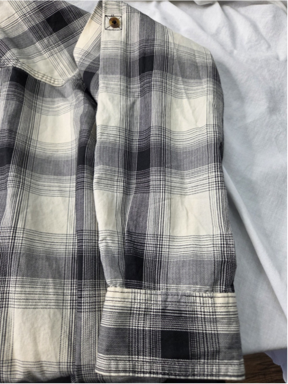 Carhartt Cabela’s Women’s Plaid Flannel Shirt Black Cream M 8/10 #1601 - Picture 8 of 9